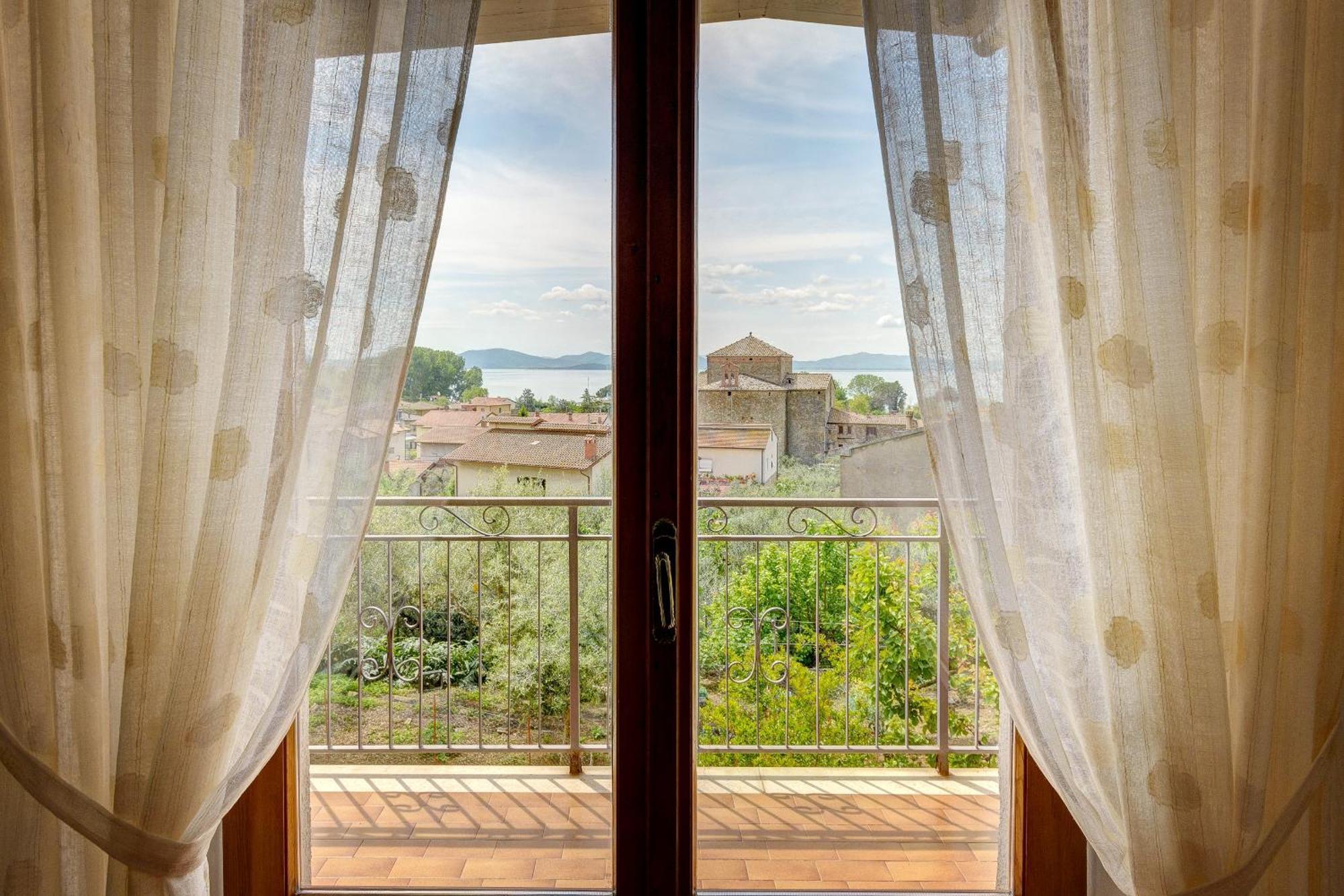 Appartamento Luisa - Vista Lago Passignano sul Trasimeno Exteriör bild